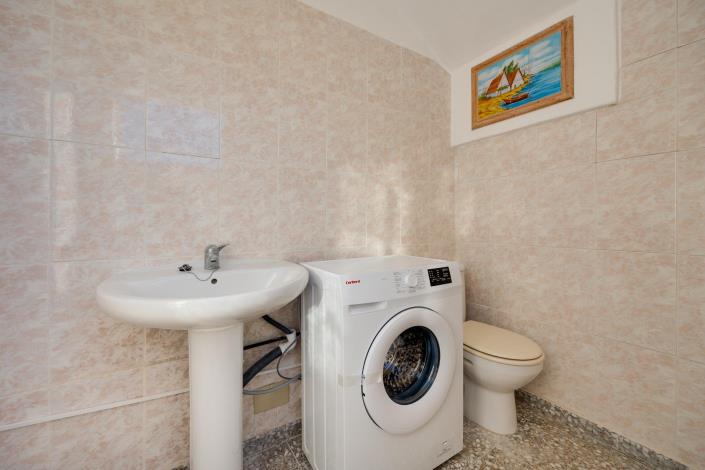 Image No.53-4 Bed Villa / Detached for sale