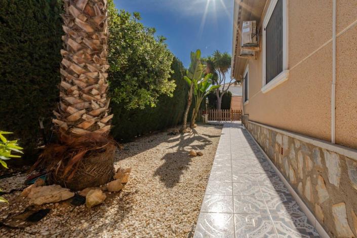 Image No.52-Villa / Détaché de 3 chambres à vendre à Torrevieja