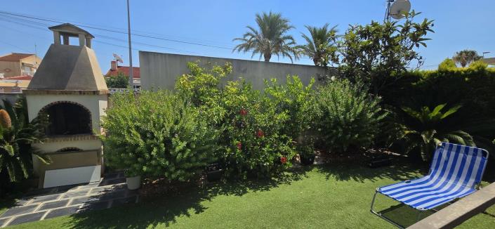 Image No.17-2 Bed Townhouse for sale