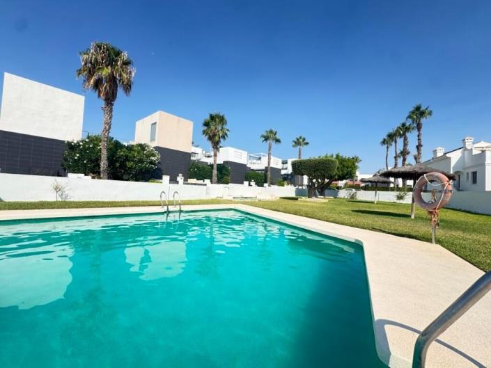 Image No.3-3 Bed Townhouse for sale