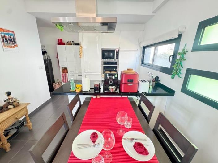 Image No.6-3 Bed Townhouse for sale