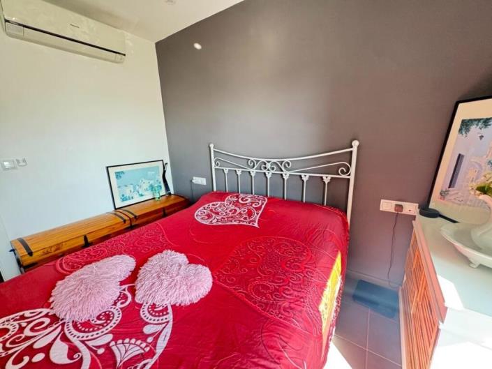 Image No.13-3 Bed Townhouse for sale