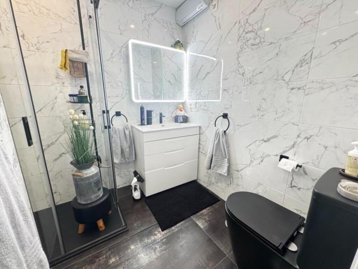 Image No.15-3 Bed Townhouse for sale