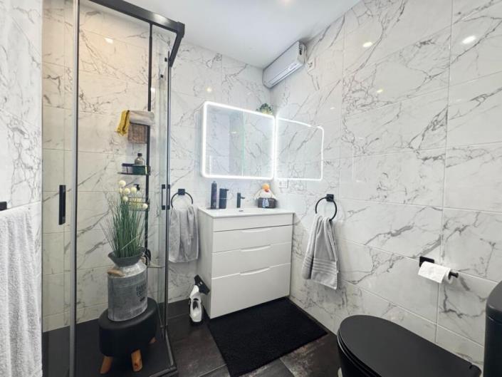 Image No.17-3 Bed Townhouse for sale