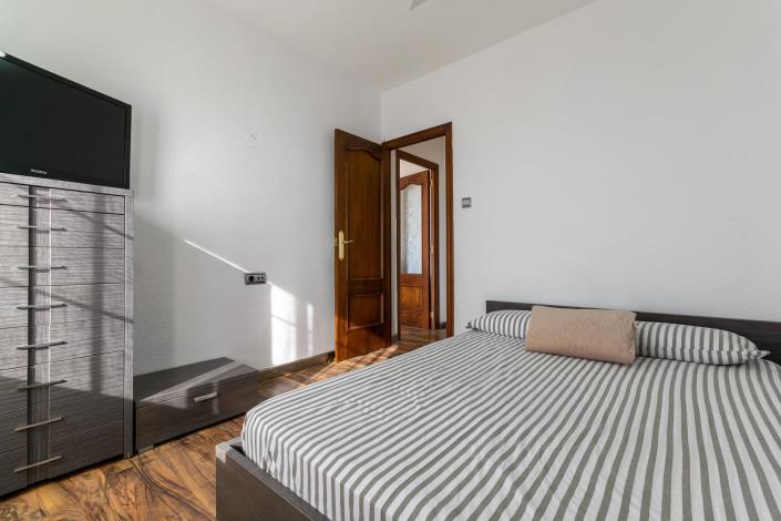 Image No.21-3 Bed Apartment for sale