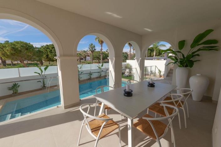 Image No.2-3 Bed Villa / Detached for sale