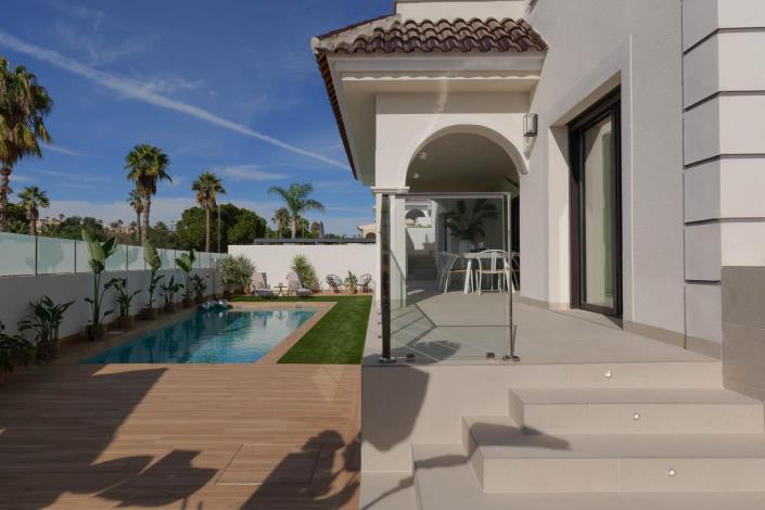 Image No.4-3 Bed Villa / Detached for sale