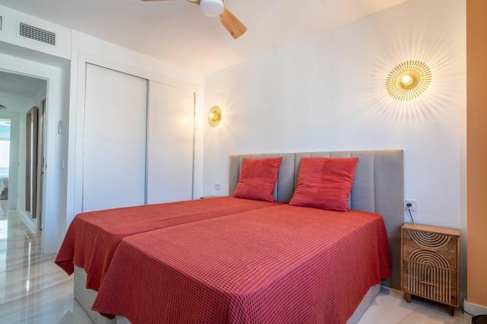 Image No.17-3 Bed Apartment for sale