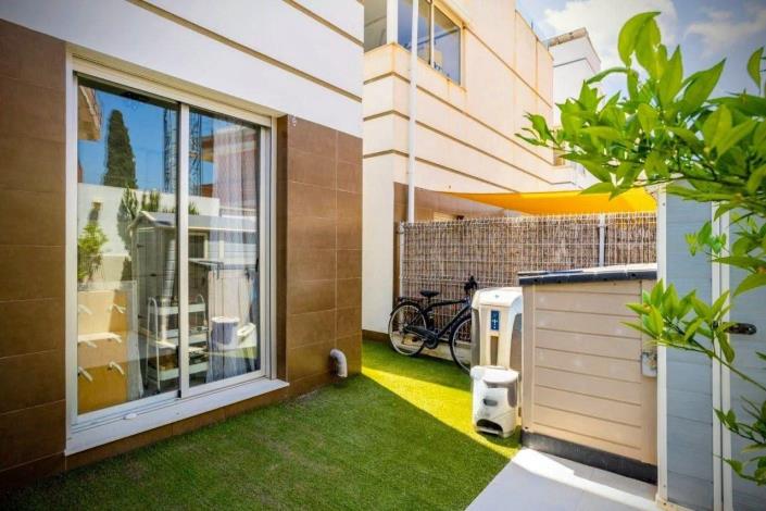 Image No.5-3 Bed Villa / Detached for sale