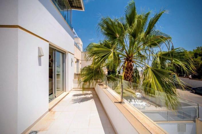 Image No.6-3 Bed Villa / Detached for sale