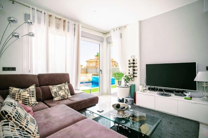 Image No.2-3 Bed Villa / Detached for sale