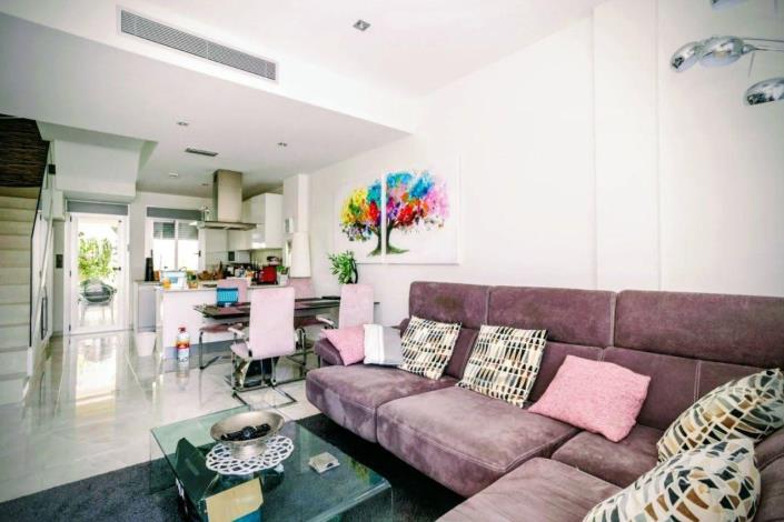 Image No.10-3 Bed Villa / Detached for sale