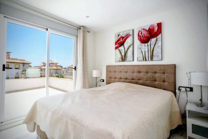 Image No.19-3 Bed Villa / Detached for sale