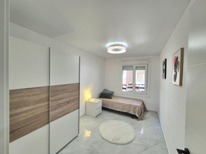 Image No.15-3 Bed Apartment for sale