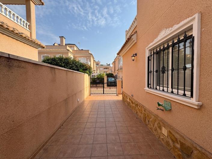 Image No.7-3 Bed Townhouse for sale