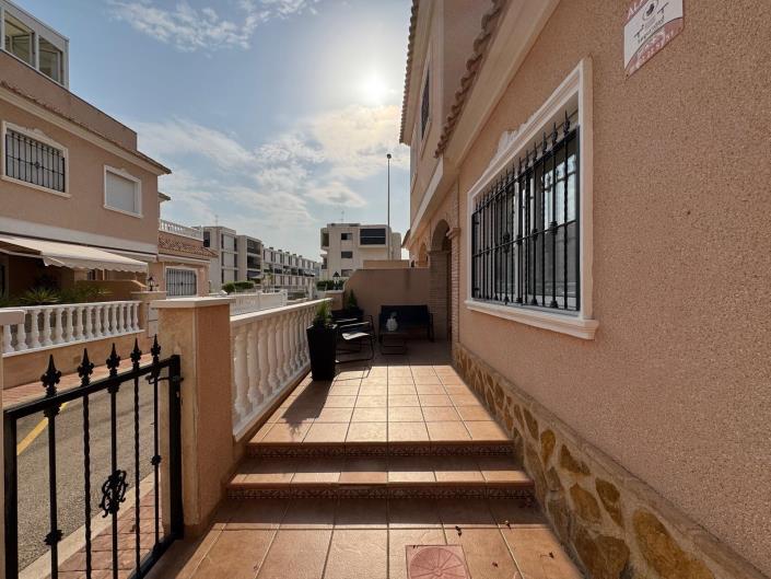 Image No.10-3 Bed Townhouse for sale