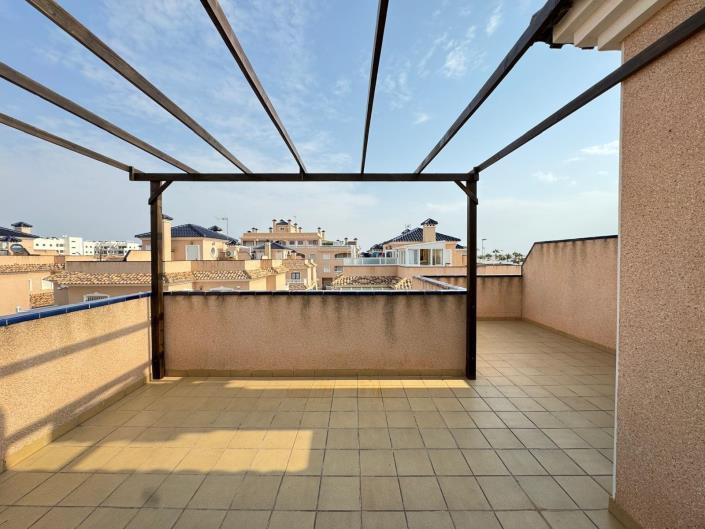 Image No.11-3 Bed Townhouse for sale