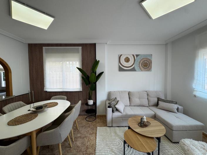 Image No.18-3 Bed Townhouse for sale