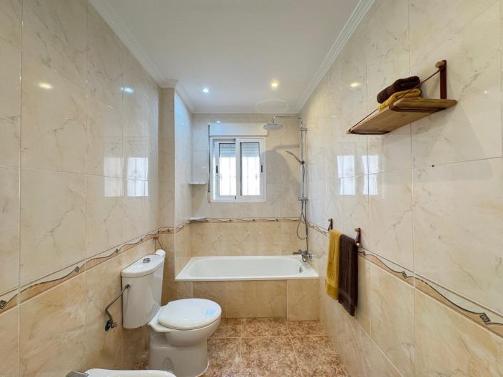 Image No.47-3 Bed Townhouse for sale