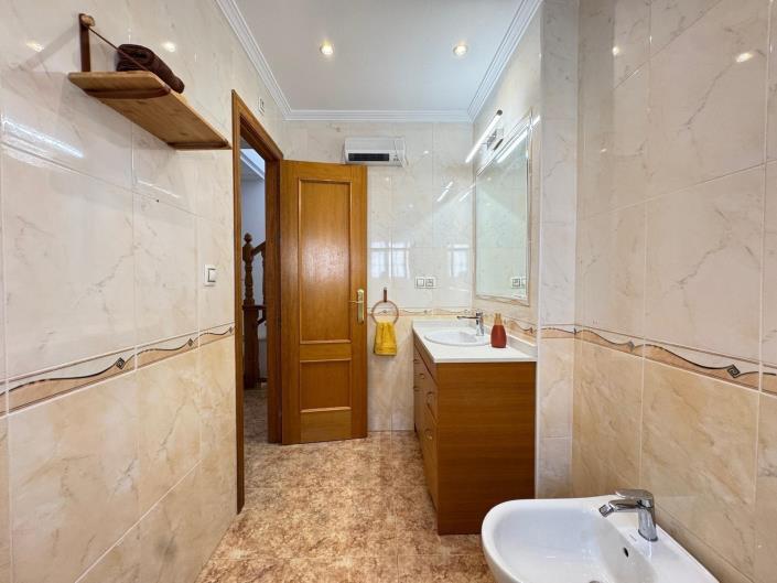 Image No.49-3 Bed Townhouse for sale