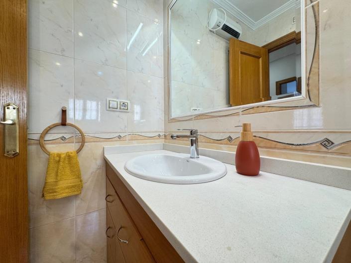 Image No.50-3 Bed Townhouse for sale