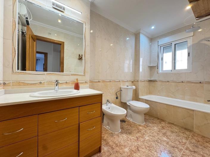 Image No.53-3 Bed Townhouse for sale