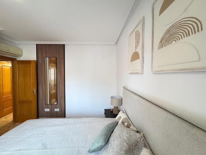 Image No.56-3 Bed Townhouse for sale