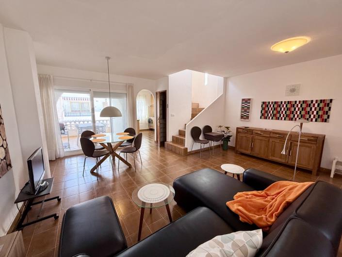 Image No.9-2 Bed Townhouse for sale