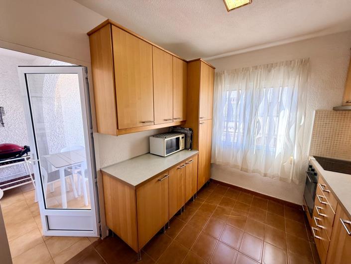 Image No.14-2 Bed Townhouse for sale