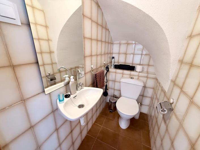 Image No.17-2 Bed Townhouse for sale