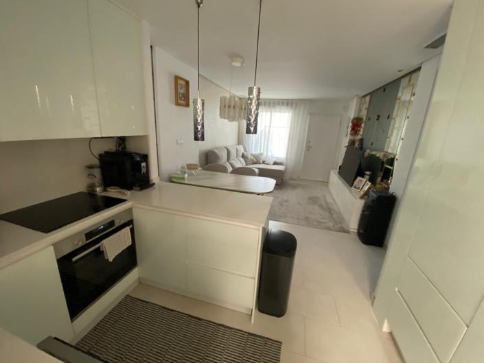 Image No.8-3 Bed Semi-Detached for sale