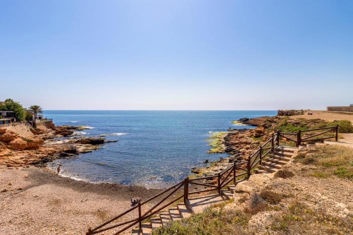 Image No.30-3 Bed Semi-Detached for sale