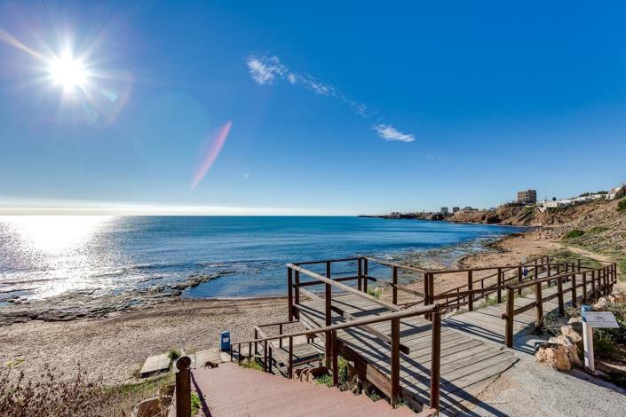 Image No.34-3 Bed Semi-Detached for sale