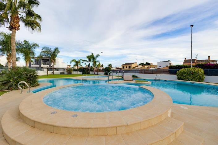 Image No.53-3 Bed Semi-Detached for sale