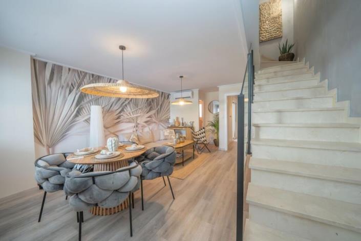 Image No.8-3 Bed Townhouse for sale