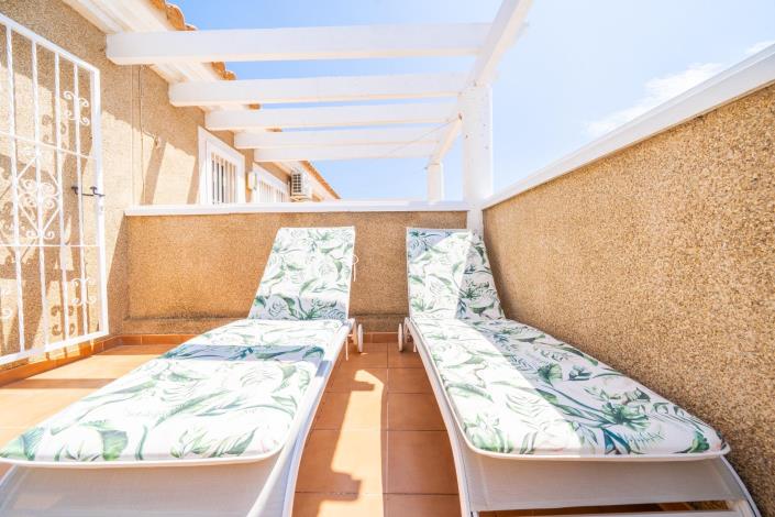 Image No.20-4 Bed Townhouse for sale