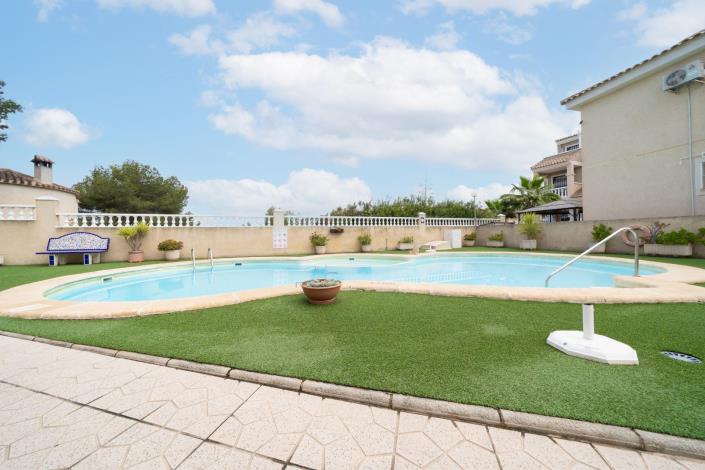 Image No.22-4 Bed Townhouse for sale