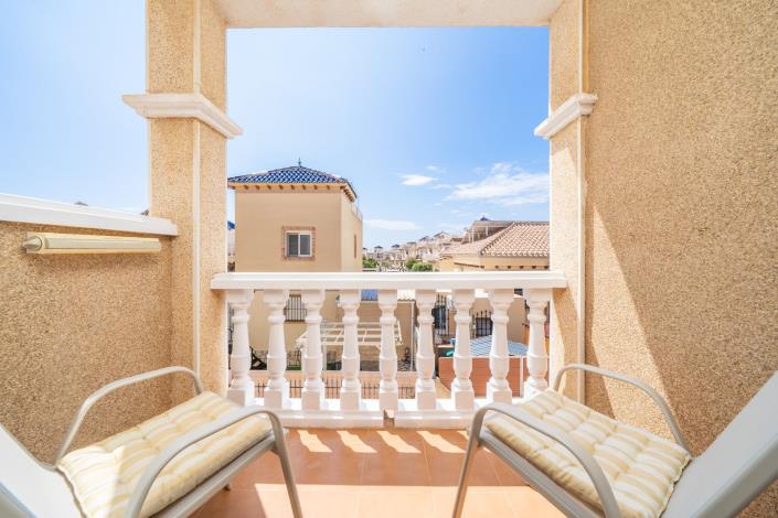 Image No.24-4 Bed Townhouse for sale