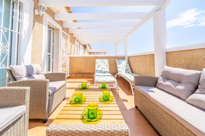 Image No.28-4 Bed Townhouse for sale