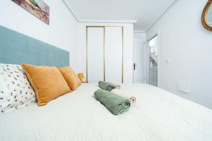 Image No.42-4 Bed Townhouse for sale