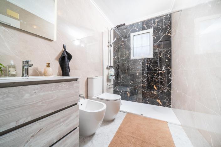 Image No.44-4 Bed Townhouse for sale