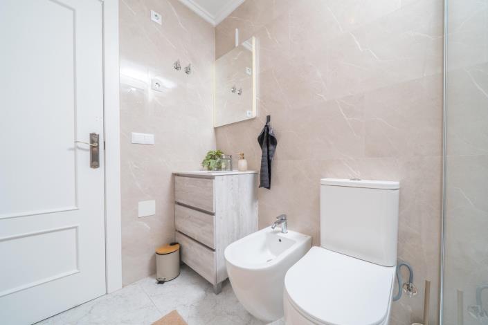 Image No.45-4 Bed Townhouse for sale