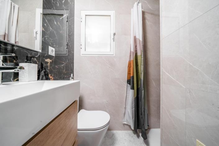 Image No.58-4 Bed Townhouse for sale