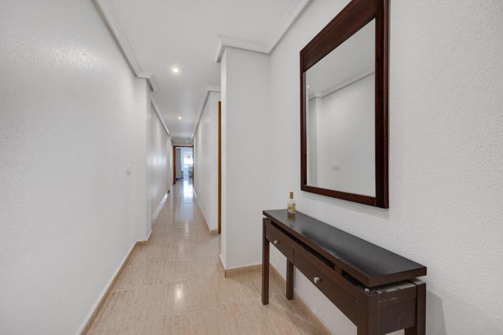 Image No.22-3 Bed Apartment for sale