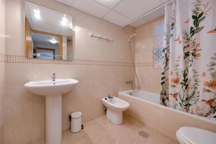 Image No.23-3 Bed Apartment for sale