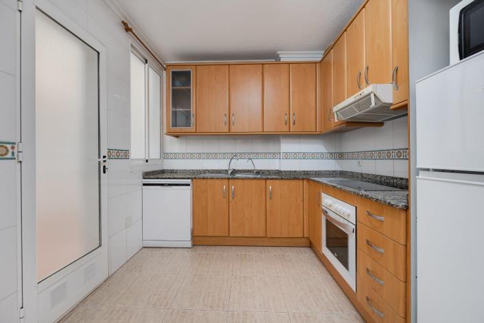 Image No.26-3 Bed Apartment for sale