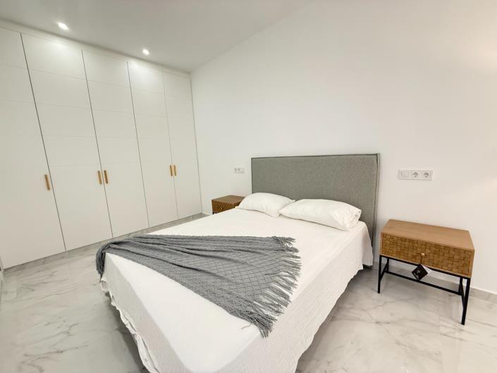 Image No.20-2 Bed Apartment for sale