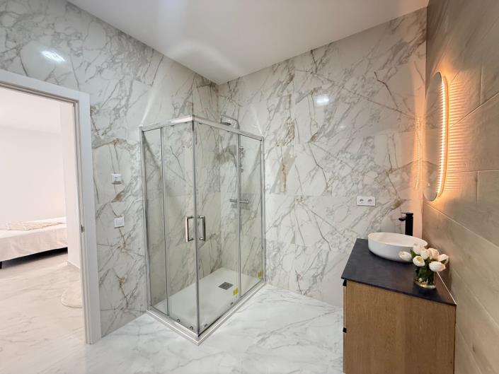 Image No.32-2 Bed Apartment for sale