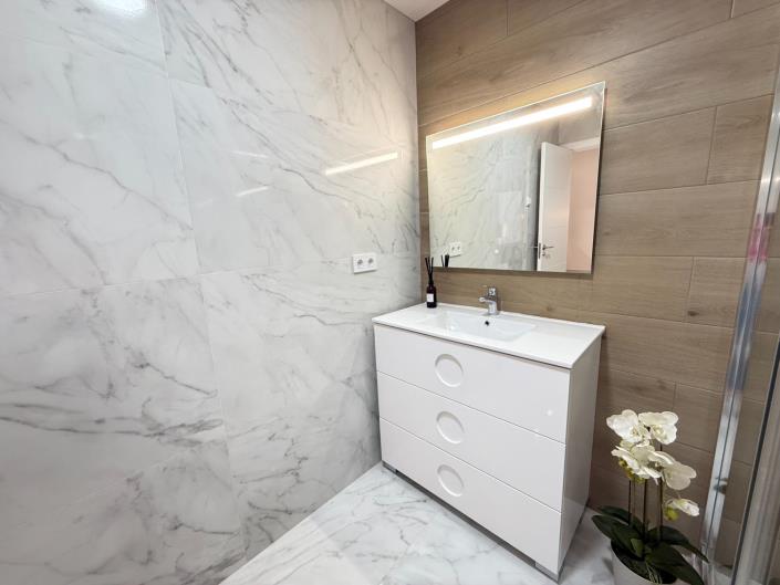 Image No.35-2 Bed Apartment for sale