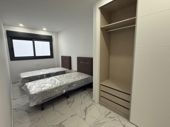 Image No.17-2 Bed Apartment for sale